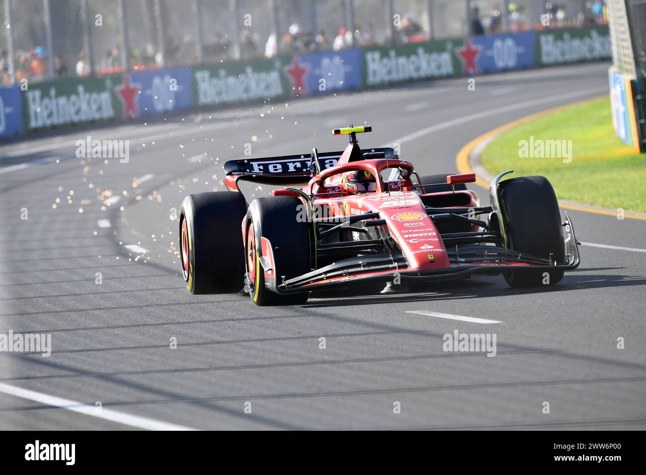 MELBOURNE, AUSTRALIEN. 22. März 2024. Carlos Sainz Jr. (ESP) Scuderia Ferrari fährt den (55) Ferrari SF-24 während des freien Trainings 2 beim FIA Formel 1 Rolex Australian Grand Prix 2024 3. Runde vom 22. Bis 24. März auf dem Albert Park Street Circuit in Melbourne, Australien. Quelle: Karl Phillipson/Alamy Live News Stockfoto