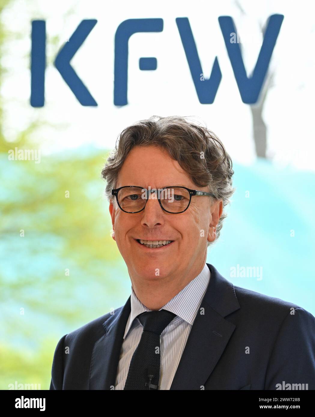 22. März 2024, Hessen, Frankfurt/Main: Stefan Wintels, Vorstandsvorsitzender der KfW-Gruppe, nimmt an der Pressekonferenz der Förderbank zum Jahresabschluss Teil. Die staatliche Förderbank hat ihre Bilanz für das abgelaufene Geschäftsjahr 2023 vorgelegt. Foto: Arne Dedert/dpa Stockfoto