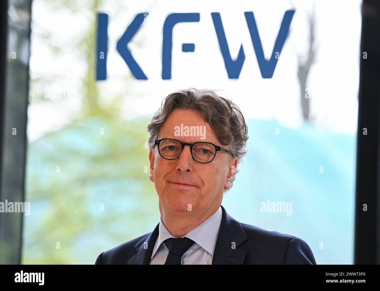 22. März 2024, Hessen, Frankfurt/Main: Stefan Wintels, Vorstandsvorsitzender der KfW-Gruppe, nimmt an der Pressekonferenz der Förderbank zum Jahresabschluss Teil. Die staatliche Förderbank hat ihre Bilanz für das abgelaufene Geschäftsjahr 2023 vorgelegt. Foto: Arne Dedert/dpa Stockfoto