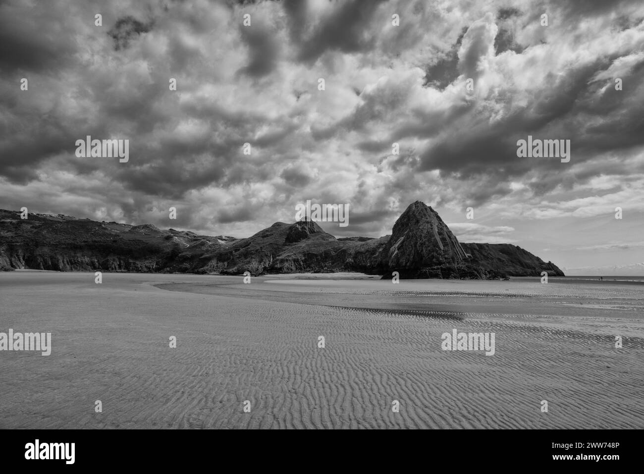 Three Cliffs Bay. Die berühmte Küste der Gower Peninsula in Stockfoto