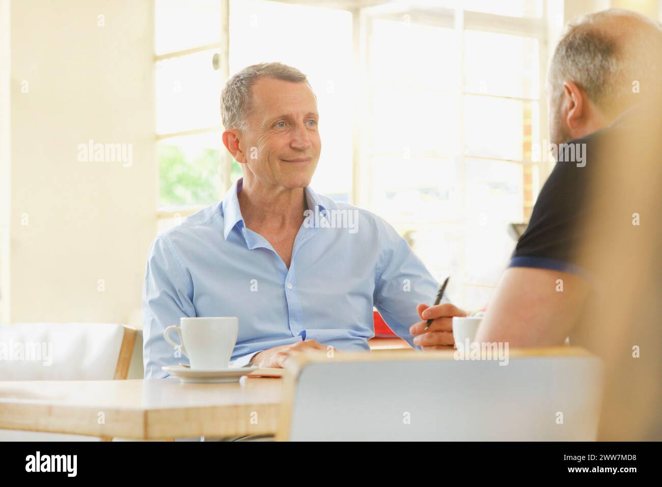 Zwei Geschäftsleute mit Treffen in einem Restaurant Stockfoto