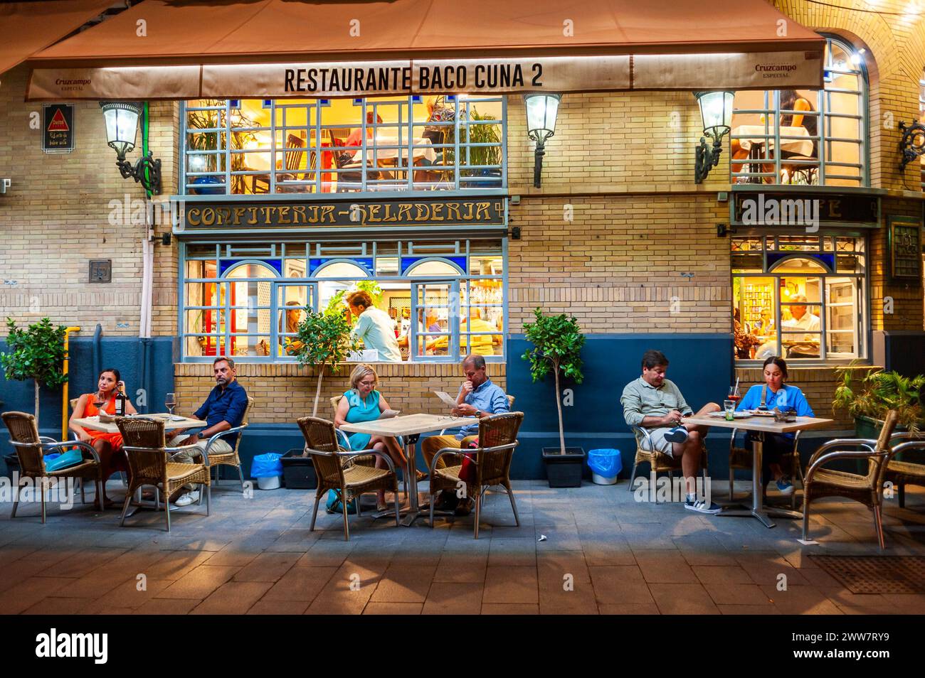 Sevilla, Spanien, traditionelles spanisches Bistro Restaurant, Bordego, im historischen Stadtzentrum, Terrasse, Baco Cuna Stockfoto