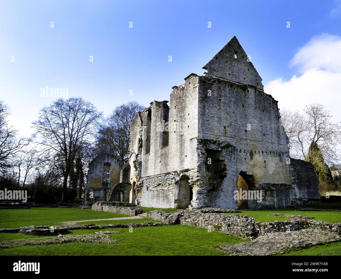 Die Ruinen von Minster Lovell Hall Oxfordshire, heute ein englisches Kulturerbe, wurden aber in den 1430er Jahren von William Baron Lovell und Holland gebaut, um zu zeigen Stockfoto