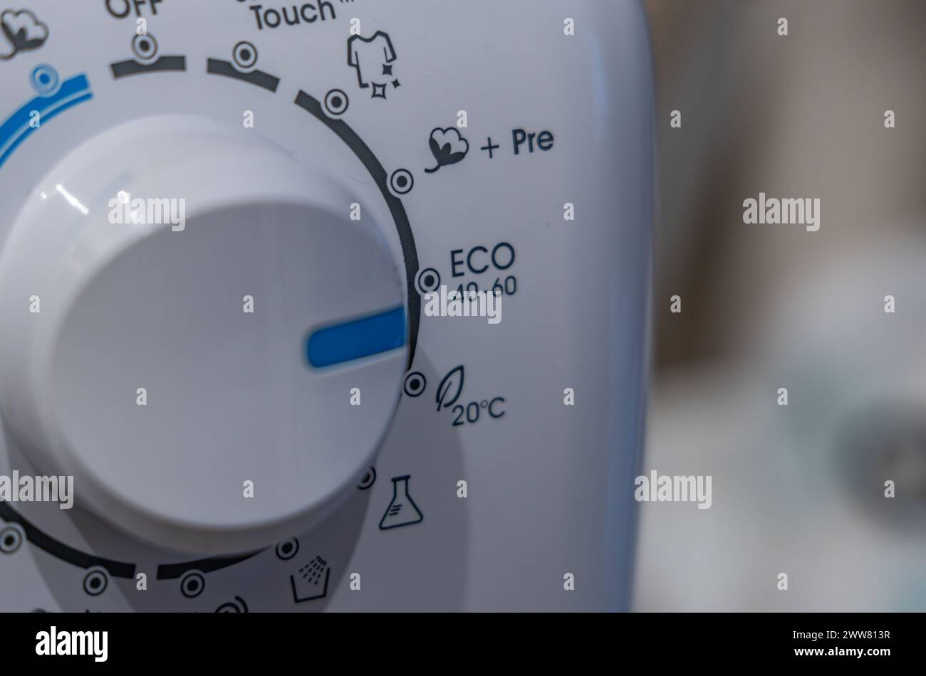 Wasser- und Energieeinsparung ökologische Waschmaschinen ökologisches Waschprogramm ECO Stockfoto