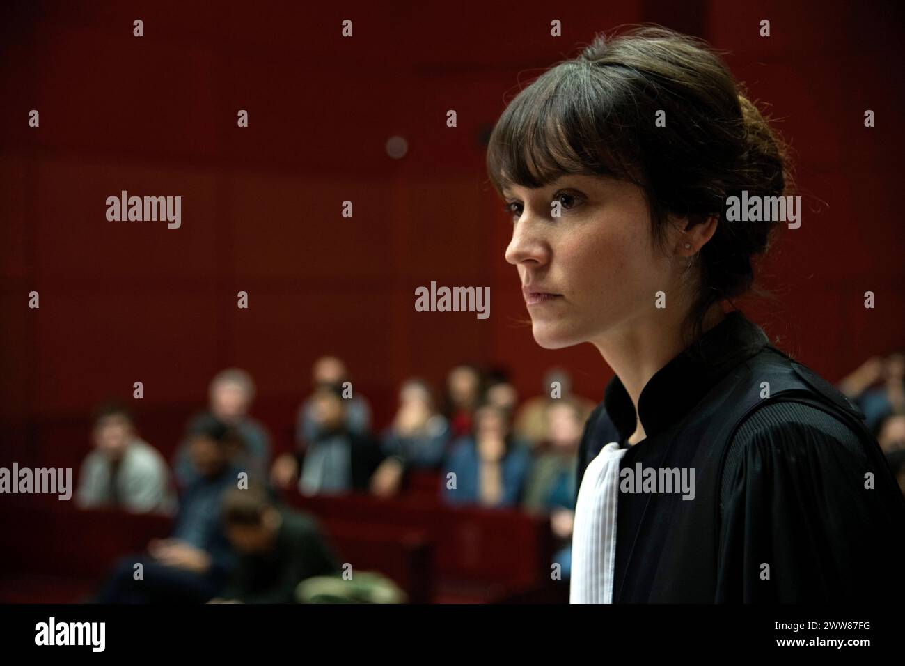 ANAIS DEMOUSTIER in LA FILLE AU ARMBAND (2019), Regie: STÉPHANE DEMOUSTIER. Quelle: Petit Film/France 3 Cinéma/Frakas Productions/Album Stockfoto