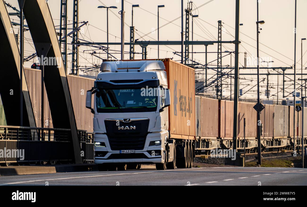 Waltershoferdam, Zugang zum HHLA Containerterminal Burchardkai, Güterzugstrecke nach, vom HHLA Containerterminal Burchardkai, Hamburg, Deutschland Stockfoto