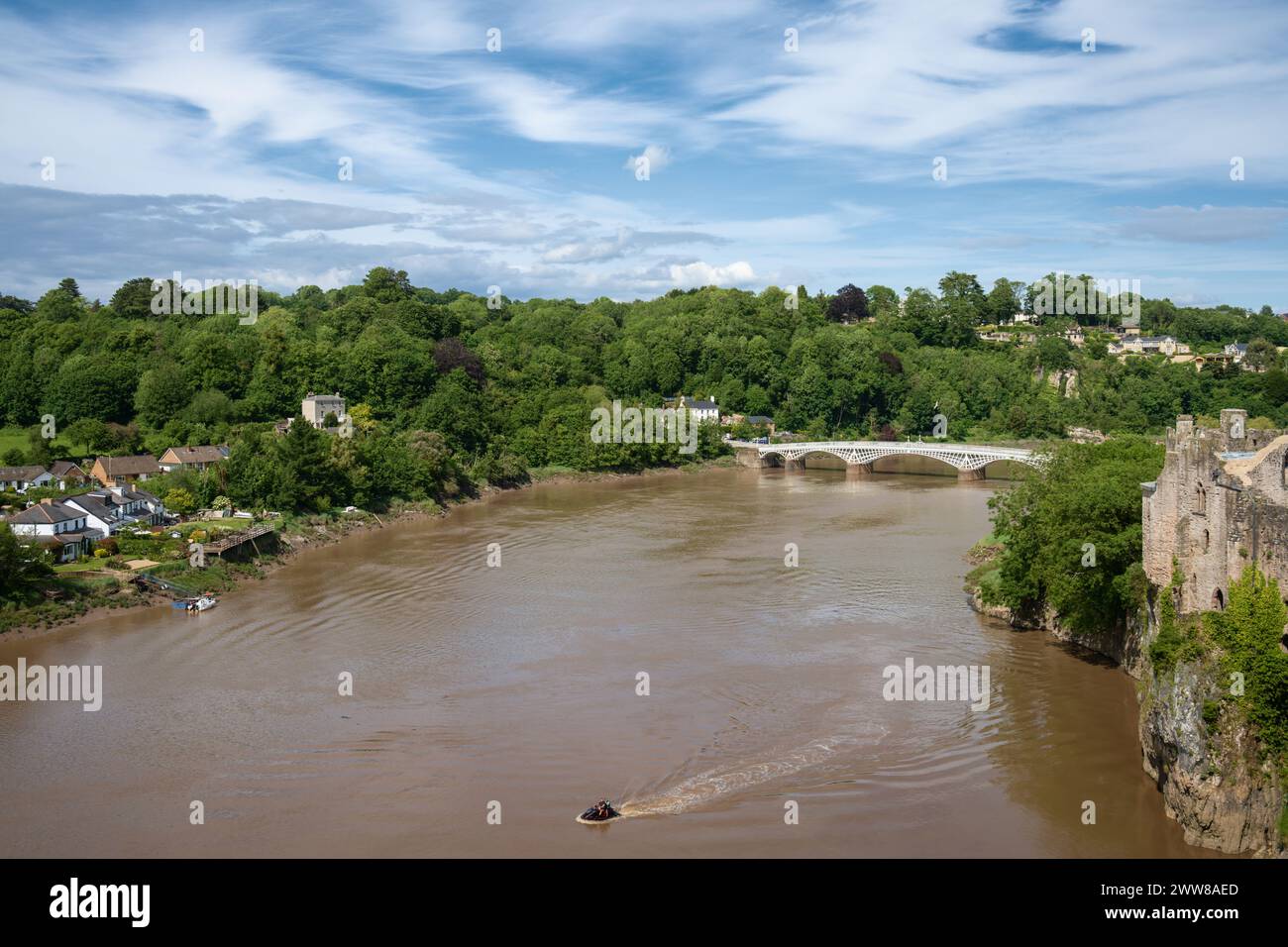 Alte Chepstow Bridge über den Fluss Wye, Wales, Großbritannien Stockfoto