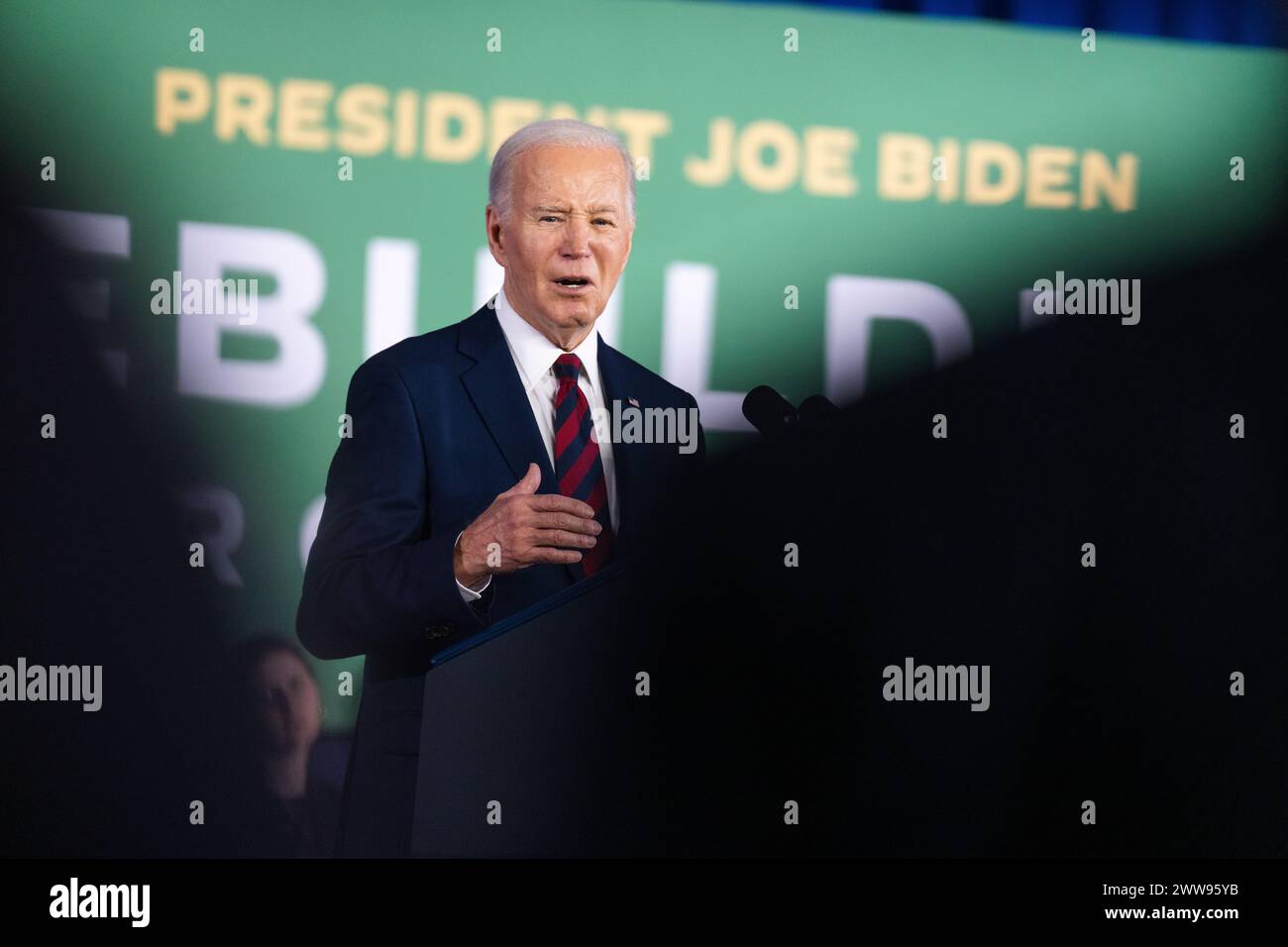 Präsident Joe Biden spricht am Mittwoch, den 13. März, im Pieper-Hillside Boys & Girls Club in Milwaukee, Wisconsin, USA. 2024. Stockfoto
