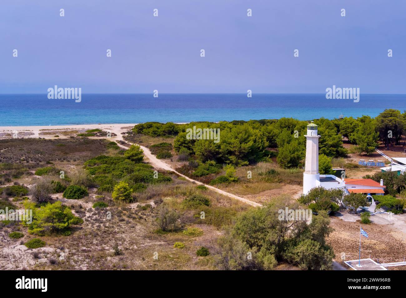 Leuchtturm in Poseidi, Kassandra, Chalkidiki. Griechenland. Sie wurde 1864 von der French Lighthouse Society erbaut. Bekannt für seine architektonische Schönheit und die Stockfoto