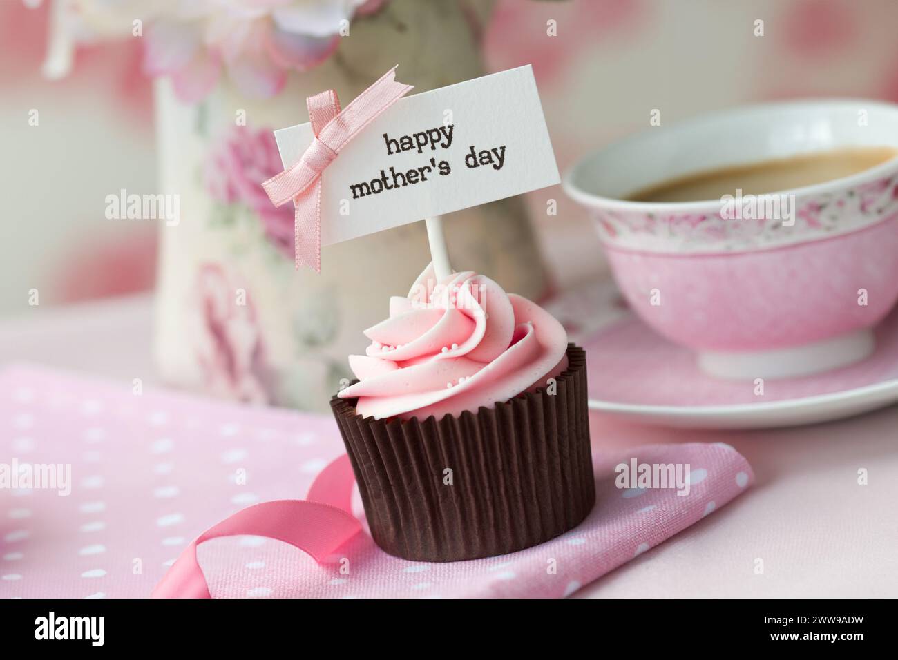 Cupcake-Geschenk für Muttertag-Nachmittagstee Stockfoto