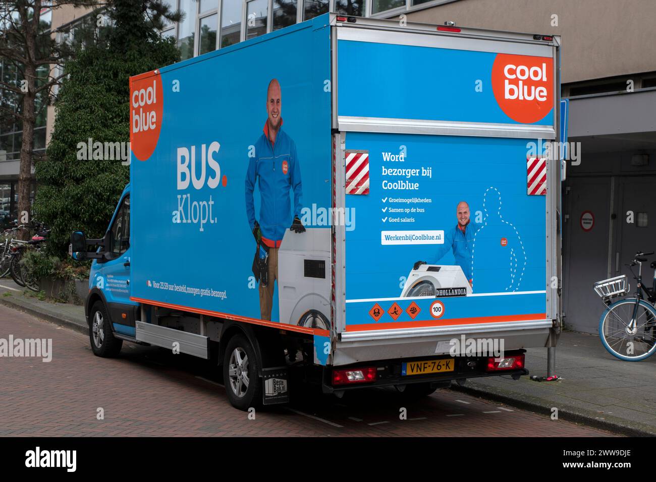 Coolblue Company Truck In Amsterdam, Niederlande 20-3-2024 Stockfoto