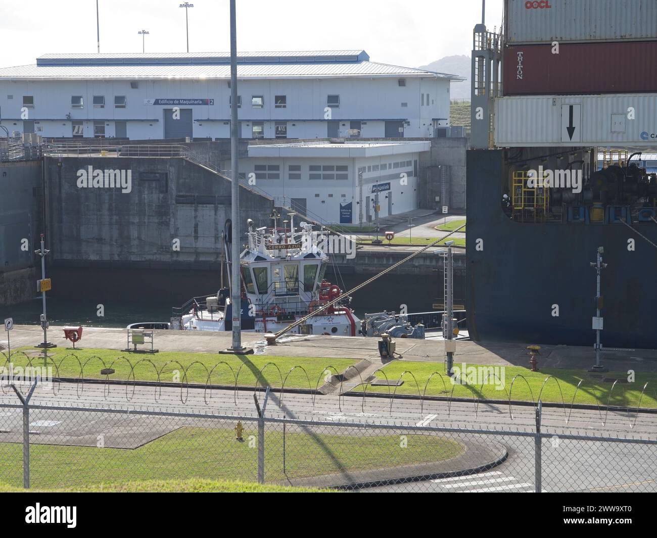 Schlepper bei Agua Clara, Panamakanal Stockfoto