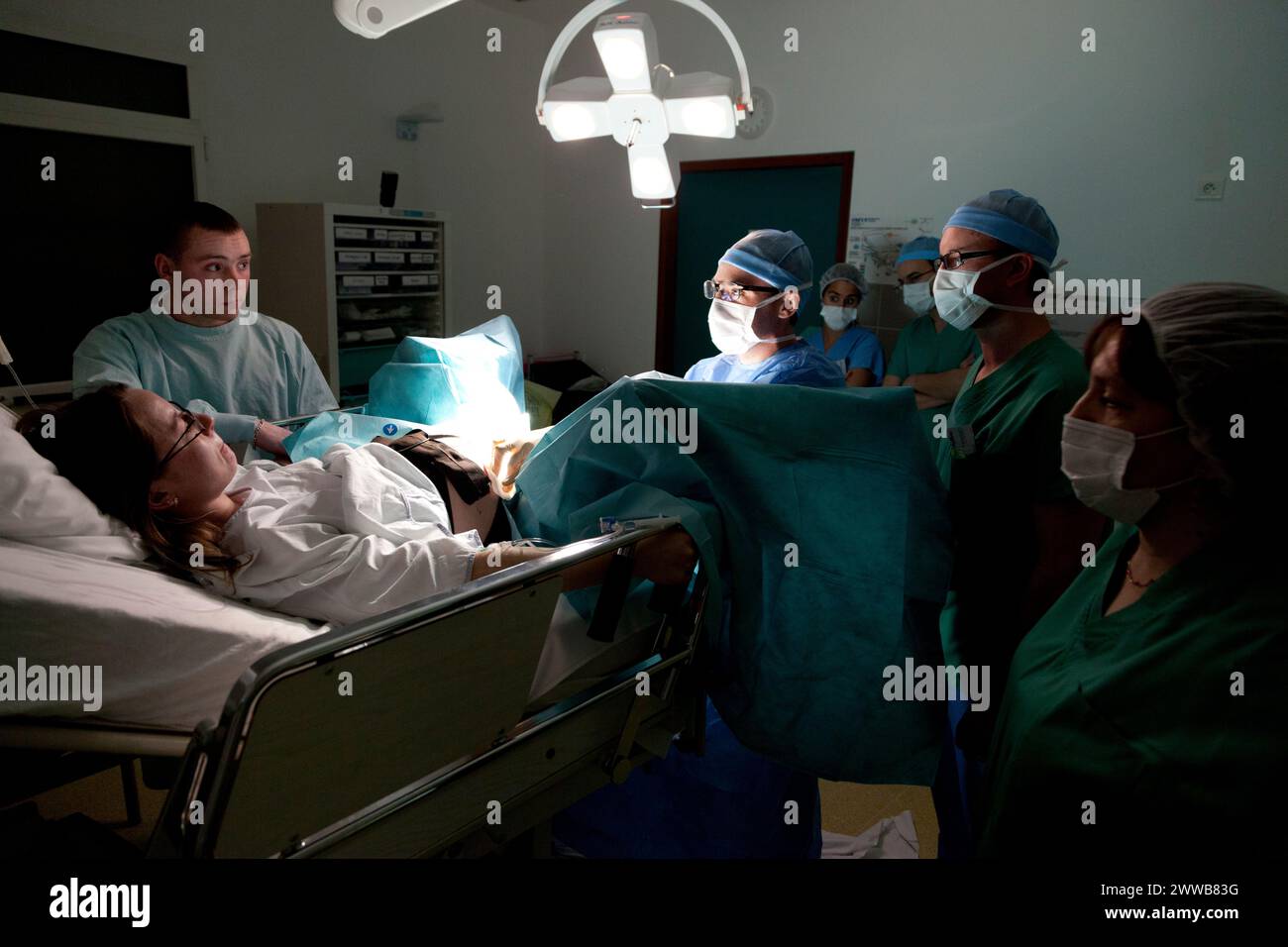 Sobald der Gebärmutterhals geöffnet ist, kommt der Moment der Geburt. Stockfoto