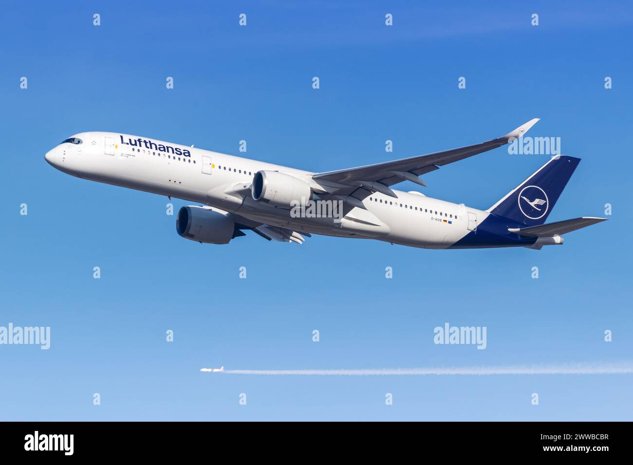 München - 6. Februar 2024: Lufthansa Airbus A350-900 am Flughafen München (MUC). Stockfoto