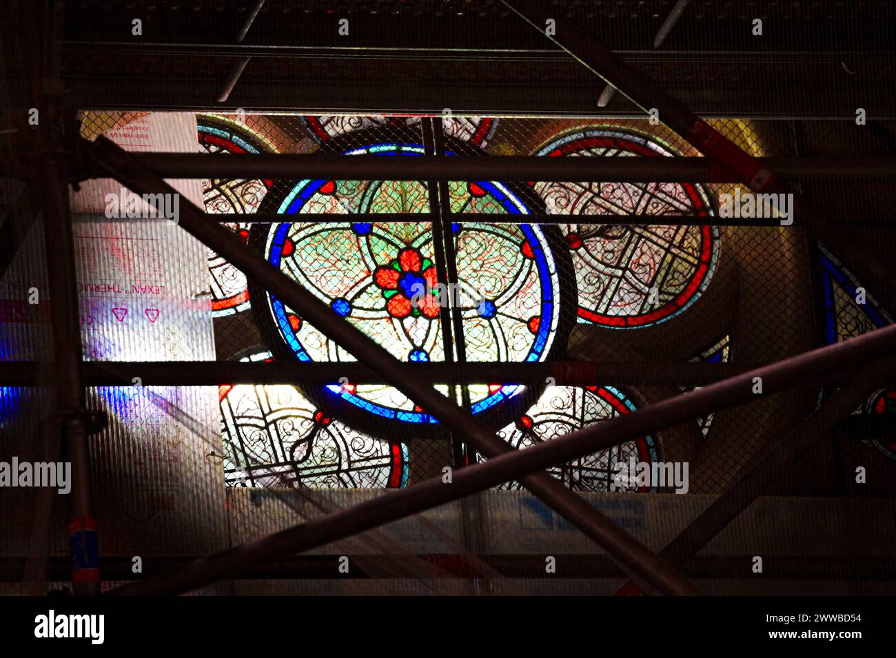 Gerüste für die Restaurierung der Kathedrale Notre-Dame de Paris in Frankreich nach dem Brand vom 15. April 2019. Stockfoto