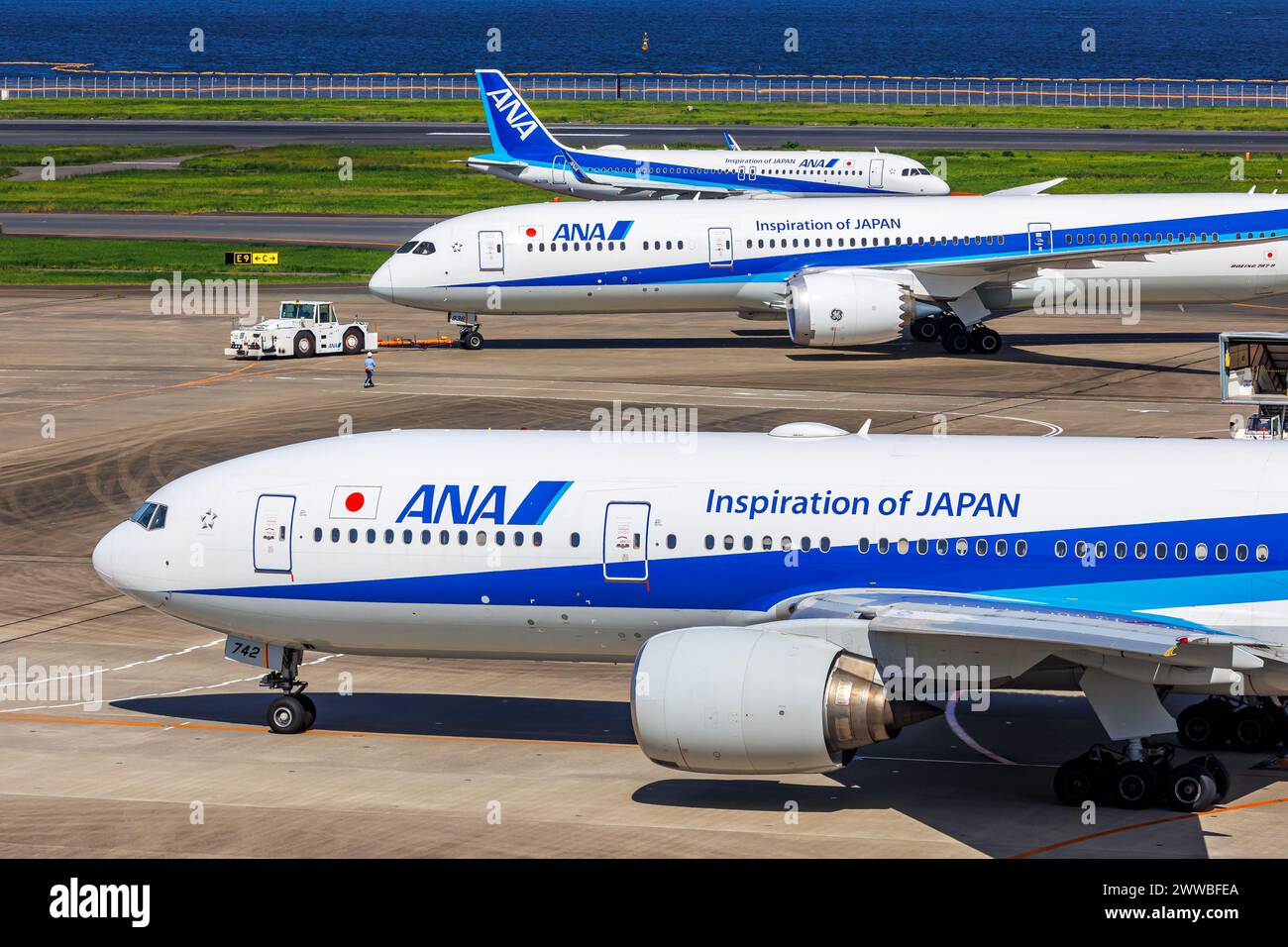 Tokio, Japan - 25. September 2023: ANA All Nippon Airways Flugzeuge am Flughafen Tokio Haneda (HND) in Japan. Stockfoto