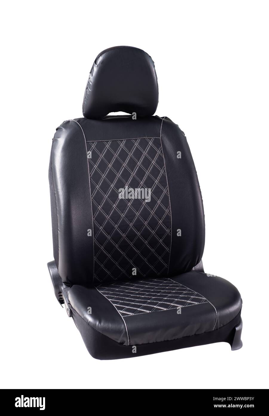 Schwarzer Eco-Lederbezug für Autositz auf isoliertem weißem Hintergrund Stockfoto
