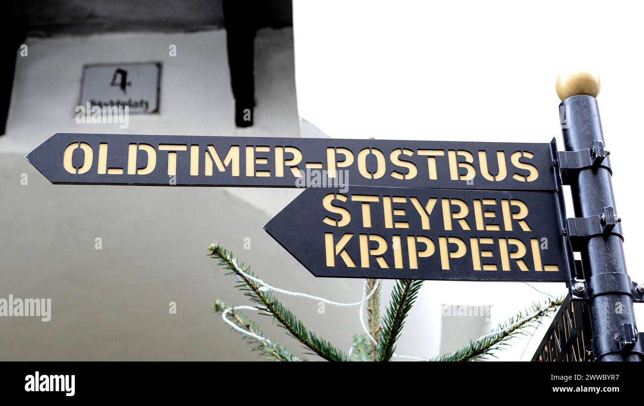 Informationstafel, Oldtimer Postbus Und Steyrer Kripperl, Steyr, Oberösterreich, Österreich Stockfoto