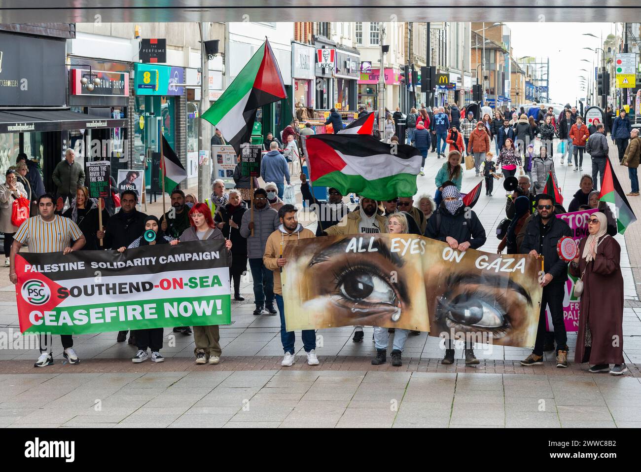 High Street, Southend on Sea, Essex, Großbritannien. März 2024. Im Süden findet ein Protest gegen den Konflikt in Gaza statt Stockfoto