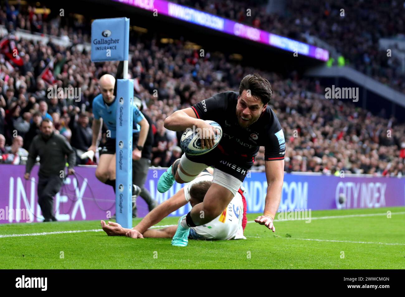 London, England, Samstag, 23. März 2024. Saracens’ Sean Maitland erzielte ihren vierten Versuch während des Gallagher Premiership-Spiels zwischen Saracens und Harlequins im Tottenham Stadium in London. Ben Whitley/Alamy Live News Stockfoto