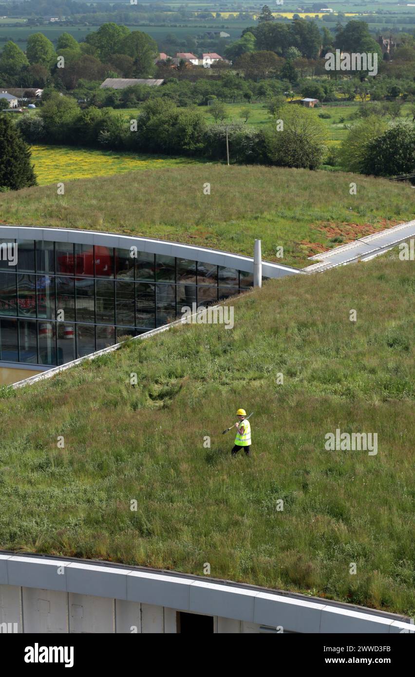 ***KOSTENLOSES FOTO FÜR REDAKTIONELLE ZWECKE*** bisher unveröffentlichtes Dateifoto vom 05/12, das das grüne Dach vor seiner heutigen Eröffnung zeigt. Großbritanniens Stockfoto
