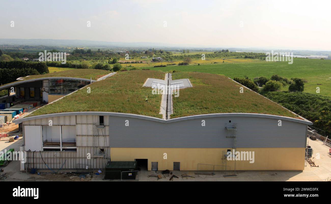 ***KOSTENLOSES FOTO FÜR REDAKTIONELLE ZWECKE*** bisher unveröffentlichtes Dateifoto vom 05/12, das das grüne Dach vor seiner heutigen Eröffnung zeigt. Großbritanniens Stockfoto
