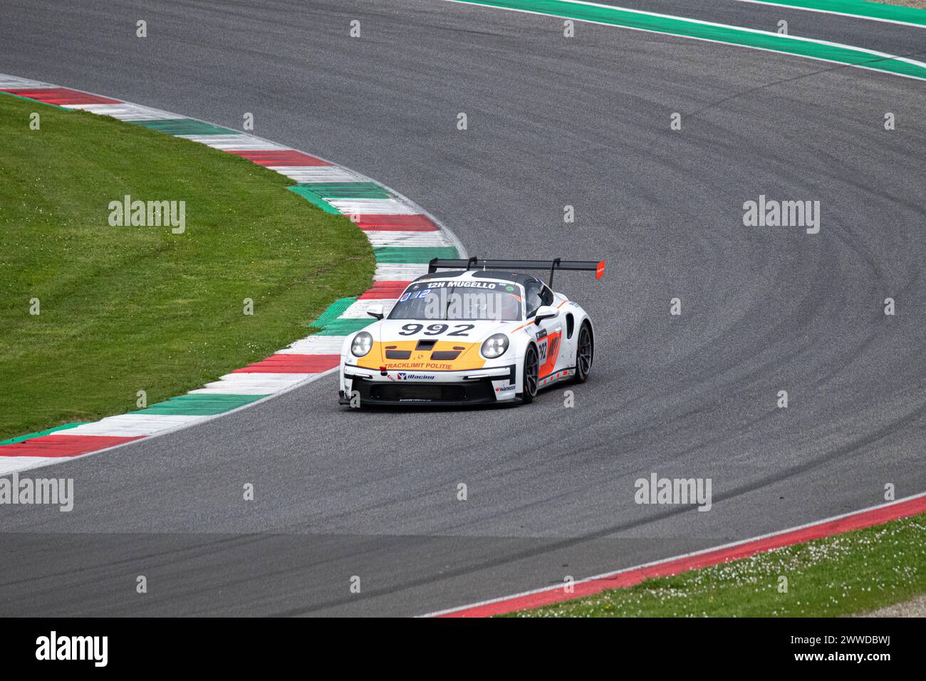 Mugello Circuit, Italien 23/03/2024 - 12h Mugello, Serie 24H. Rennen Teil 1. Porsche 911 GT3 Cup von NKPP Racing von Bas Koeten Racing in Aktion auf der Rennstrecke. Foto: Fabio Pagani/Alamy Live News Stockfoto