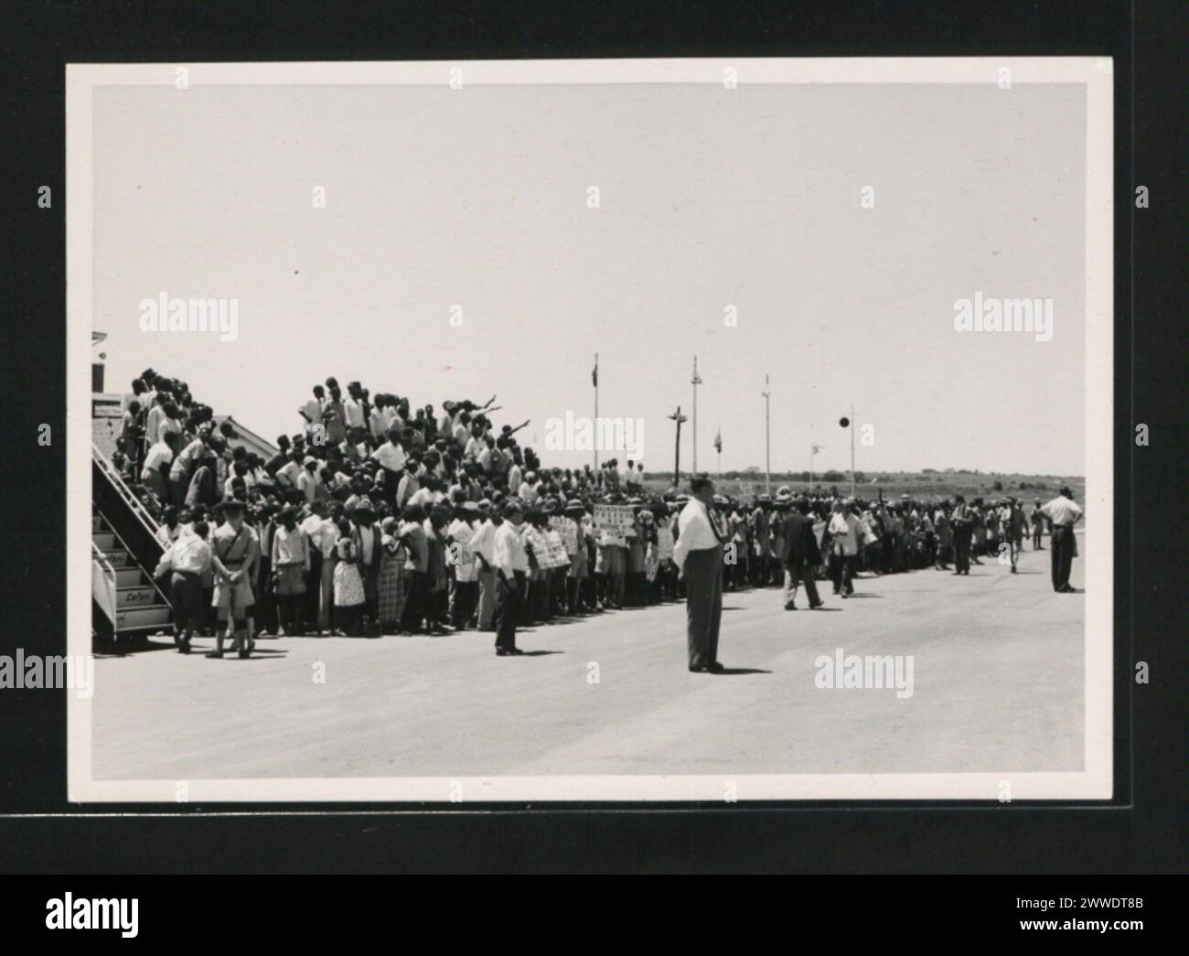 Beschreibung: Besuch von Iain Macleod, Staatssekretär für die Kolonien, in Nordrhodesien im März 1960; Demonstrationen der United National Independence Party (UNIP) Ort: Lusaka, Nordrhodesien Datum: 27. März 1960 afrika Stockfoto