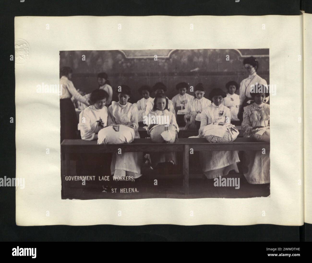 Beschreibung: Government Lace Workers, St. Helena. Ort: St Helena Datum: 1908 Stockfoto