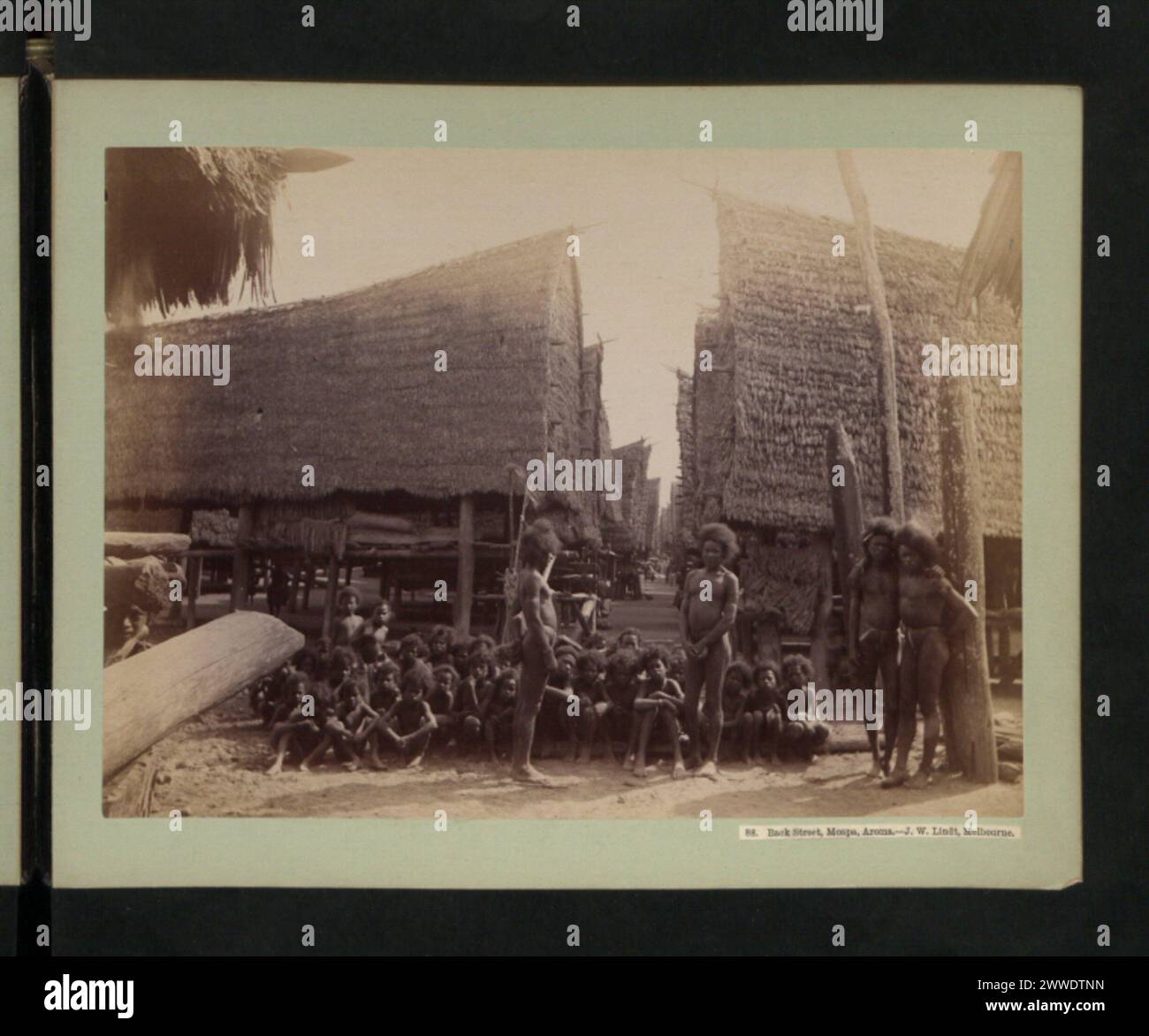 Beschreibung: Back Street, Moapa, Aroma.-J.W. Lindt, Melbourne. Standort: Papua-Neuguinea Papuanewguinea, australasien, Australasiathroughalens Stockfoto