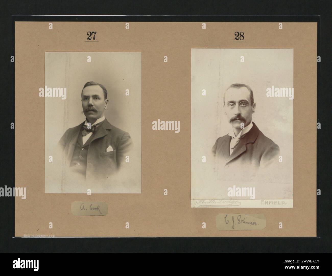 Porträts von A. Cook und C.J. Skinner, die historische Persönlichkeiten oder Profis in Borneo zeigen. Stockfoto