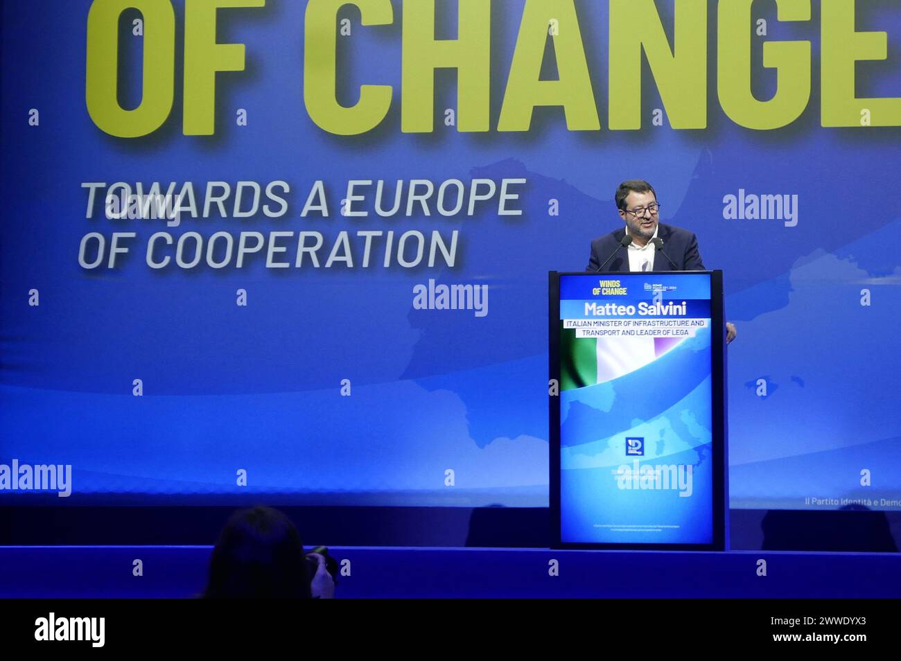 Rom, Italien. März 2024. Matteo Salvini, Vorsitzender der Lega-Partei, spricht am 23. März 2024 in Rom. Salvini war Vorsitzender der Konvention für Identität und Demokratie, einer Fraktion, die die rechten Parteien im Europäischen Parlament, einschließlich der italienischen Lega per Salvini, zusammenbringt. (Foto: Elisa Gestri/SIPA USA) Credit: SIPA USA/Alamy Live News Stockfoto