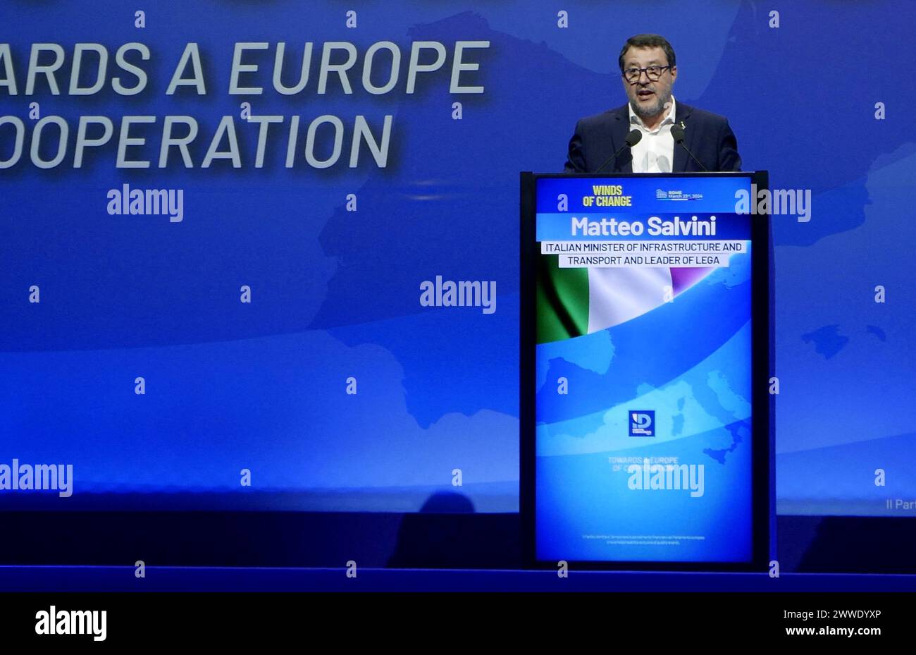 Rom, Italien. März 2024. Matteo Salvini, Vorsitzender der Lega-Partei, spricht am 23. März 2024 in Rom. Salvini war Vorsitzender der Konvention für Identität und Demokratie, einer Fraktion, die die rechten Parteien im Europäischen Parlament, einschließlich der italienischen Lega per Salvini, zusammenbringt. (Foto: Elisa Gestri/SIPA USA) Credit: SIPA USA/Alamy Live News Stockfoto