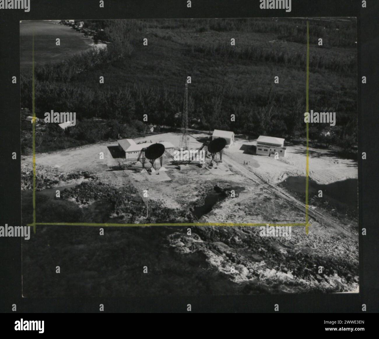 Neue Funk- und Telefonanlagen in Delaporte (Bahamas), die zwischen 1958 und 1961 errichtet wurden, stellten eine Kommunikationsinfrastruktur für das Gebiet dar, die sowohl lokale als auch regionale Verbindungen unterstützte. Stockfoto