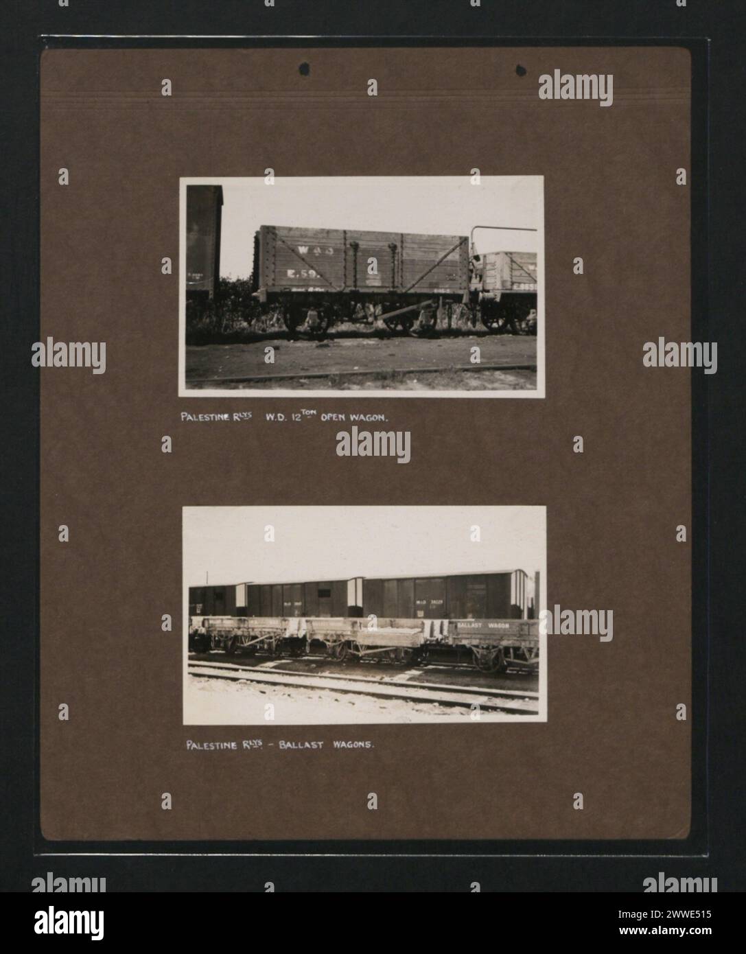 Die Palestine Railways nutzten 1922 W.D. 12 Tonnen offene Waggons und Ballastwagen für Güter- und Gleisinstandhaltung, was den Eisenbahnbetrieb und die Infrastruktur während des britischen Mandats widerspiegelte. Stockfoto