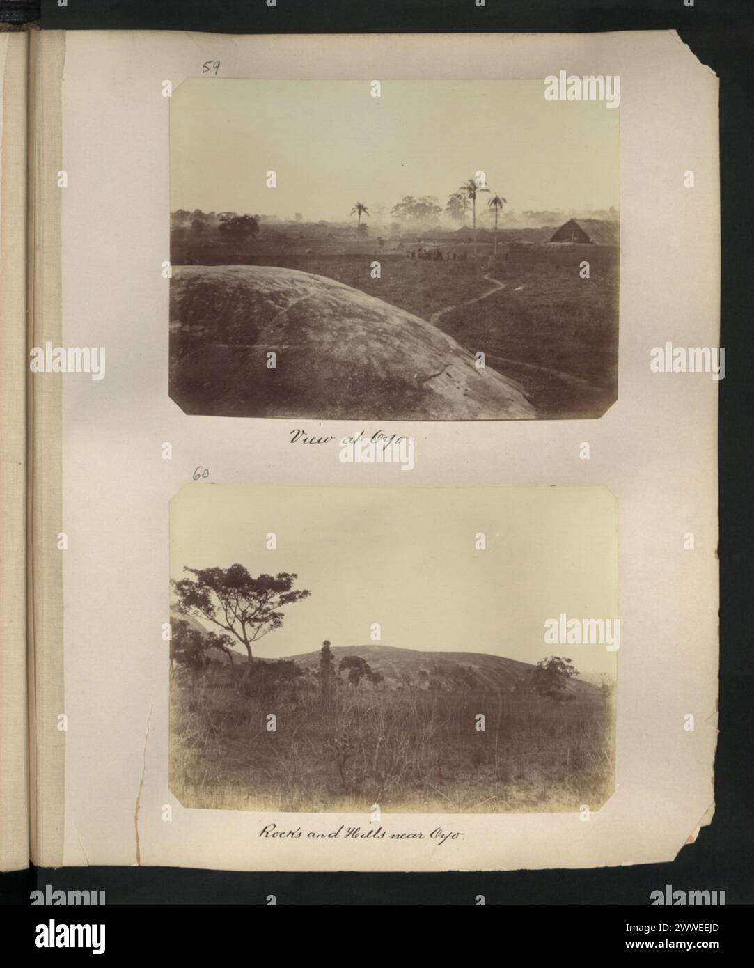 Blick auf Oyo mit Felsen und Hügeln in der umliegenden Landschaft, die natürliche Geländeeigenschaften hervorheben. Stockfoto