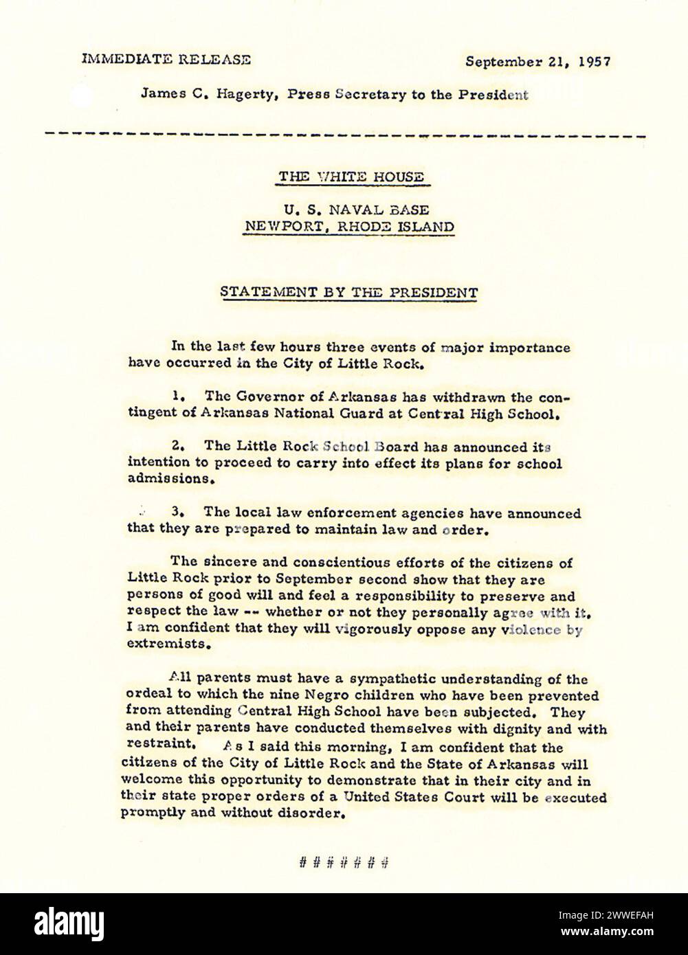 Dokument vom September 1957, in dem Präsident Eisenhowers Erklärung zu den Little Rock Nine gezeigt wurde, verhinderten afroamerikanische Studenten den Eintritt in die Central High School, was zu einer militärischen Intervention führte. Stockfoto