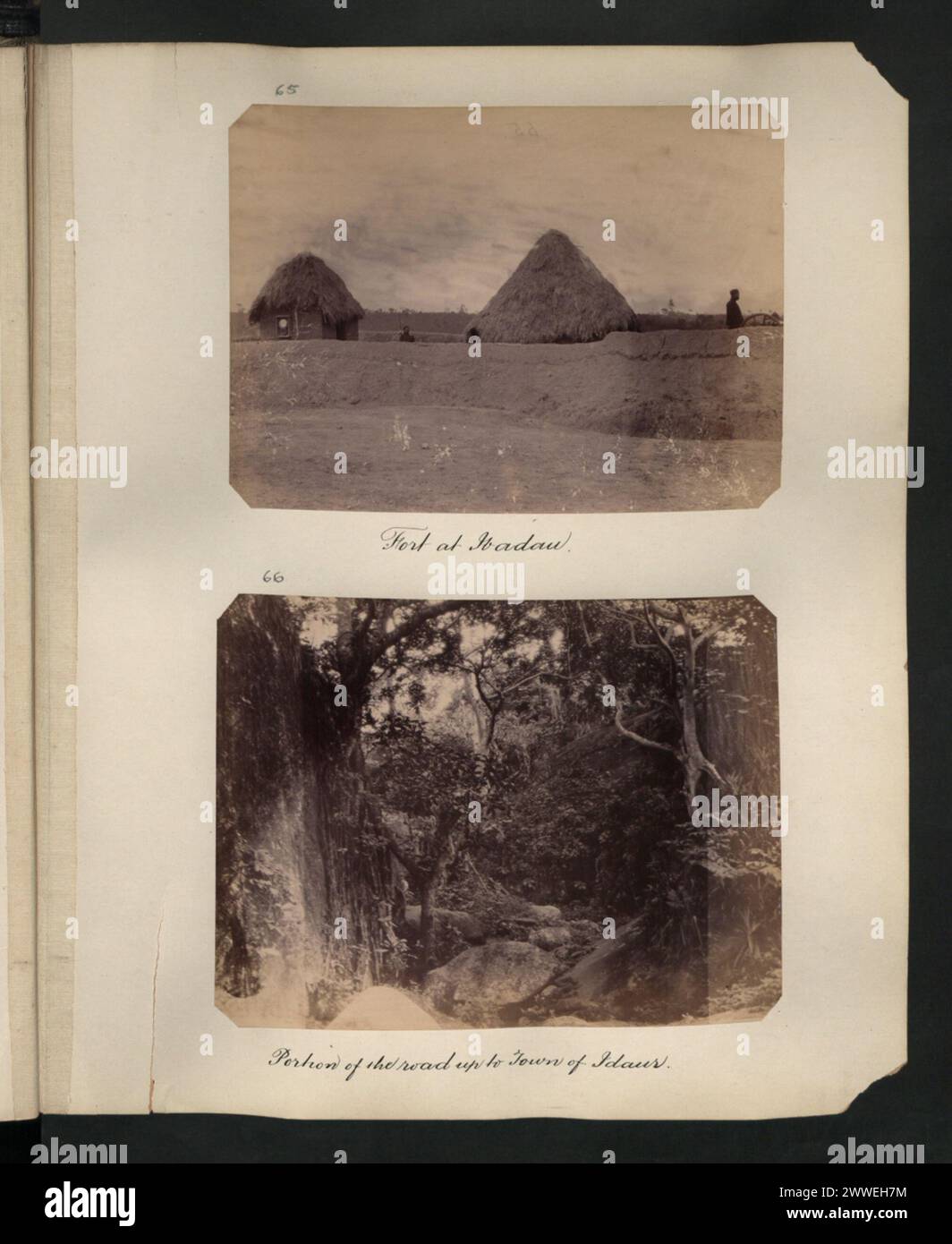 Fort bei Hadan und ein Teil der Straße, die zur Stadt Idaur führt, zeigt militärische und Transportinfrastruktur. Stockfoto