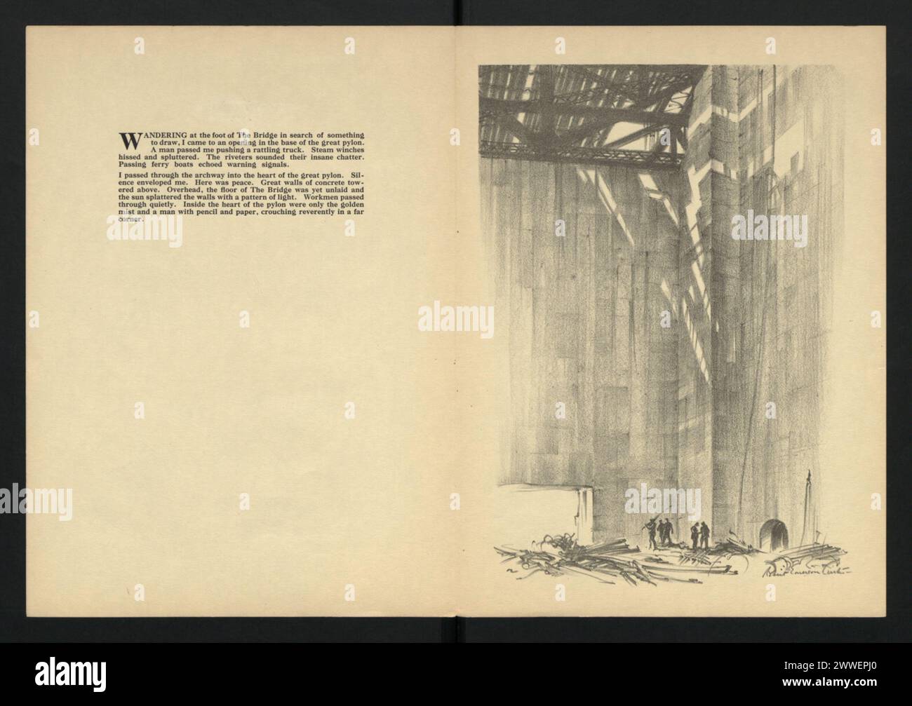 Am Fuße des Pylons der Sydney Harbour Bridge bedienen Arbeiter einen rasselnden Lastwagen und Bachwinden, was die Bautätigkeit in New South Wales, Australien, veranschaulicht. Stockfoto