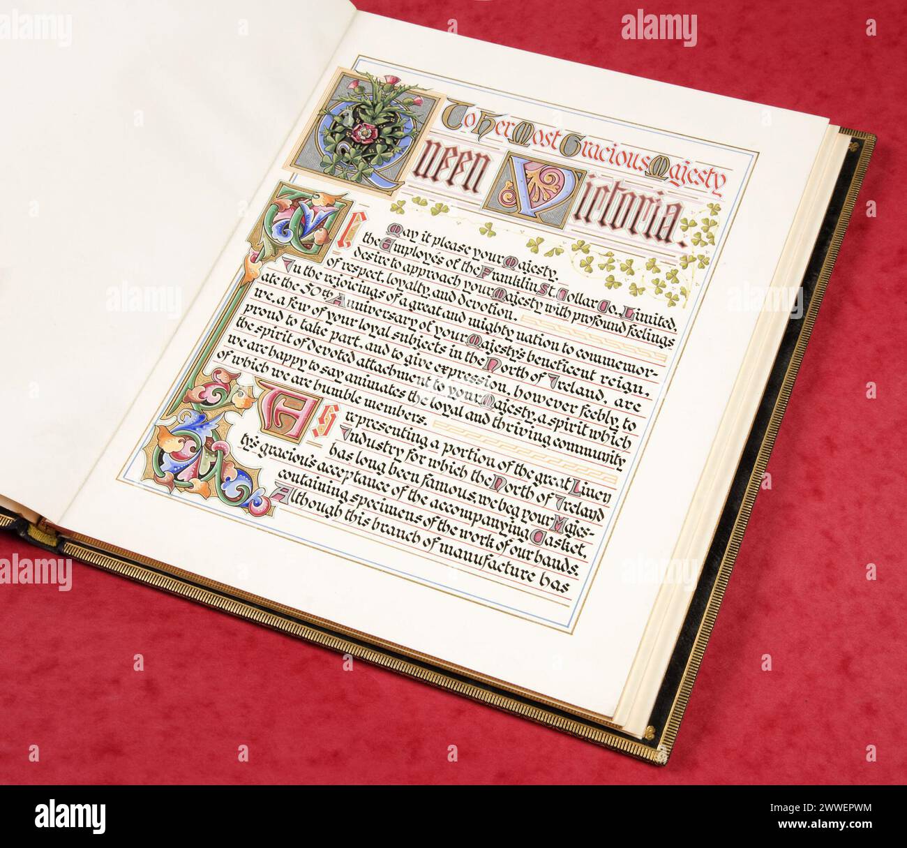 PP1-55-2 (1) Franklin StreetCollar Company, Belfast Beschreibung: Von Franklin Street Collar Company, Belfast: Ansprache an Königin Victoria zu ihrem Goldenen Jubiläum. Beleuchtet; gebunden in marokko. Datum: 1887. Jubiläum, Queenvictoria, pp1, Loyaladdress Stockfoto