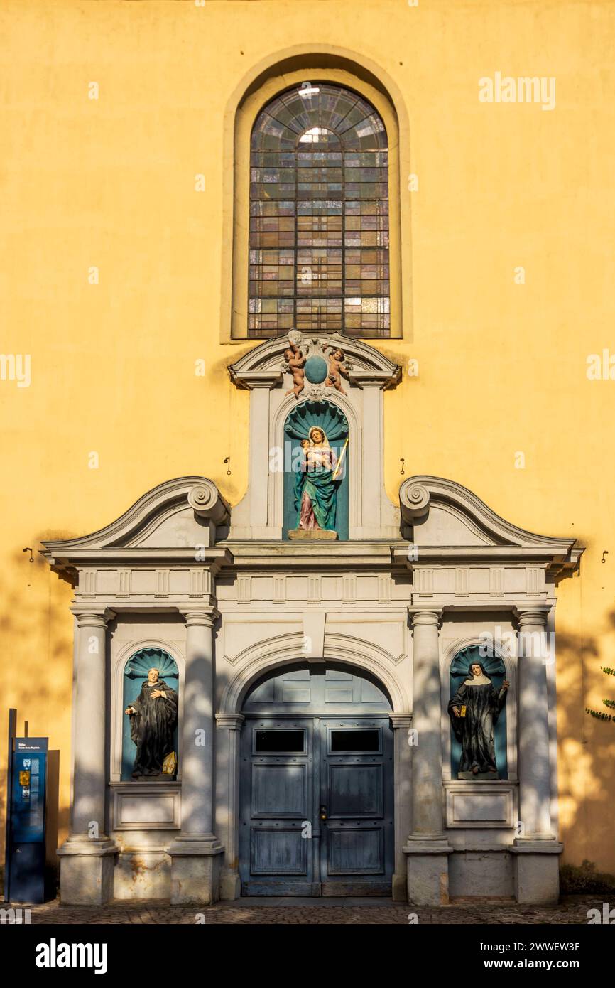 Eintritt zur Kirche Saint-Jean der Abtei NeimÃnster, Abbaye de NeimÃnster, Abtei NeimÃnster Neumünster, Abtei Neumünster, Abtei Neumünster Luxemburg-Stadt Luxemburg Stockfoto