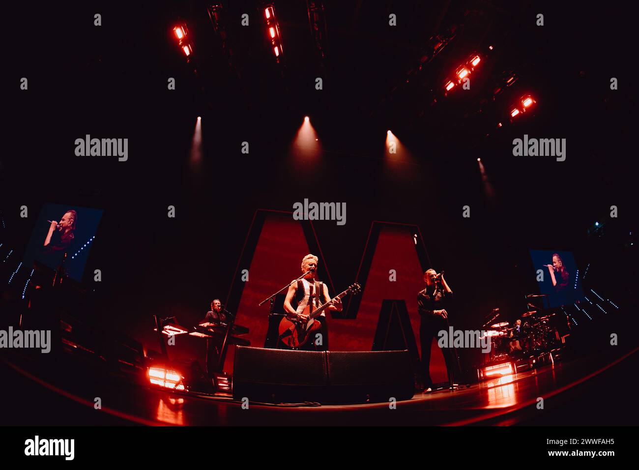 depeche-Modus führen Memento Mori-Tour in Turin auf, erstes italienisches Konzert Stockfoto