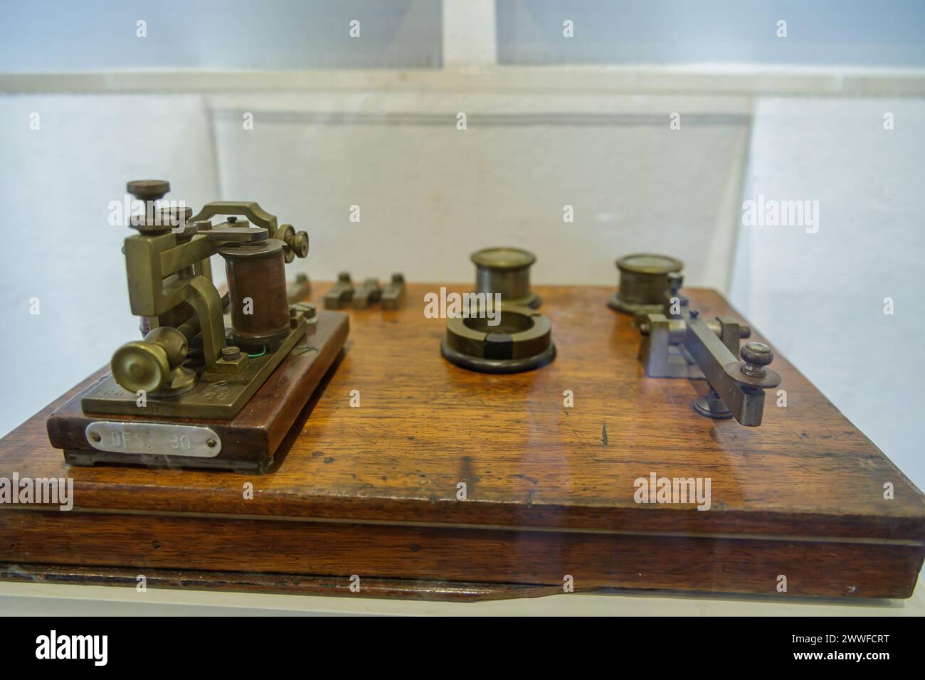 San Miguel de Tucuman, Argentinien - 18. Januar 2024: Alter Telegraph im Museum des historischen Hauses Tucuman. Stockfoto