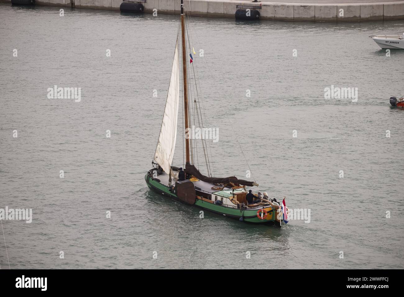 Sete, Frankreich. April 2022. Ein Boot der Niederlande kommt an der Escale à Sete an, dem ersten Seetreffen in Sete, Frankreich Stockfoto