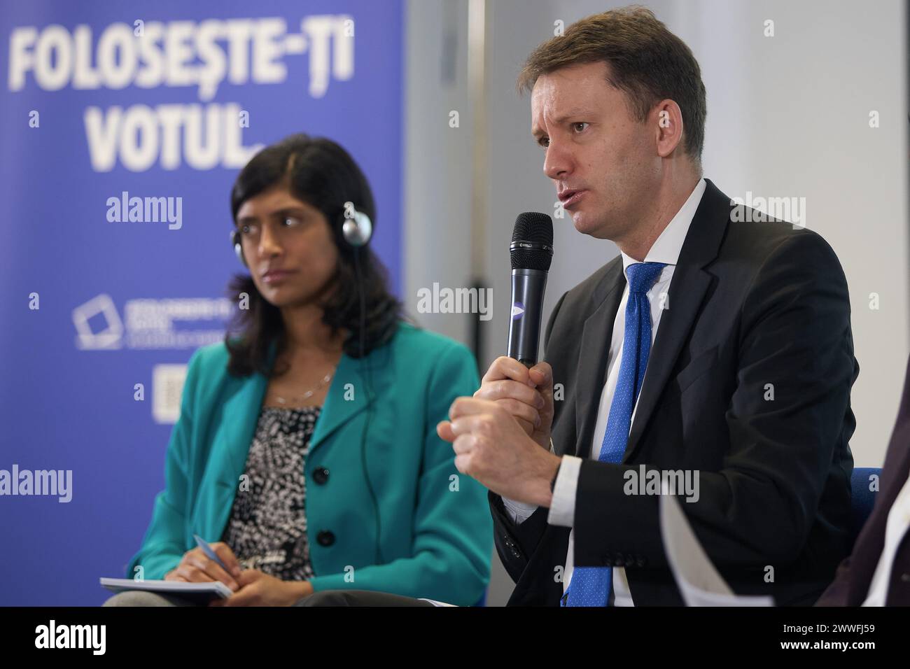 Bukarest, Rumänien. 22. März 2024: Siegfried Muresan, rumänischer Abgeordneter des Europäischen Parlaments, spricht während der Debatte über die Kosten des nicht-Europa im Th Stockfoto