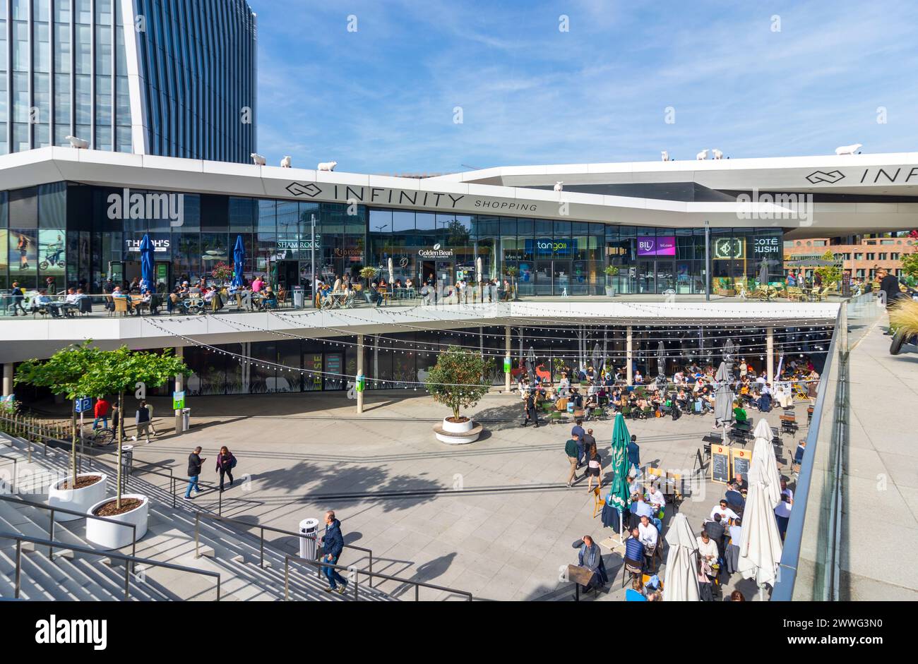 Luxemburg-Stadt (Luxemburg, Lëtzebuerg): Infinity-Einkaufszentrum in Kirchberg in , Luxemburg, Luxemburg Stockfoto