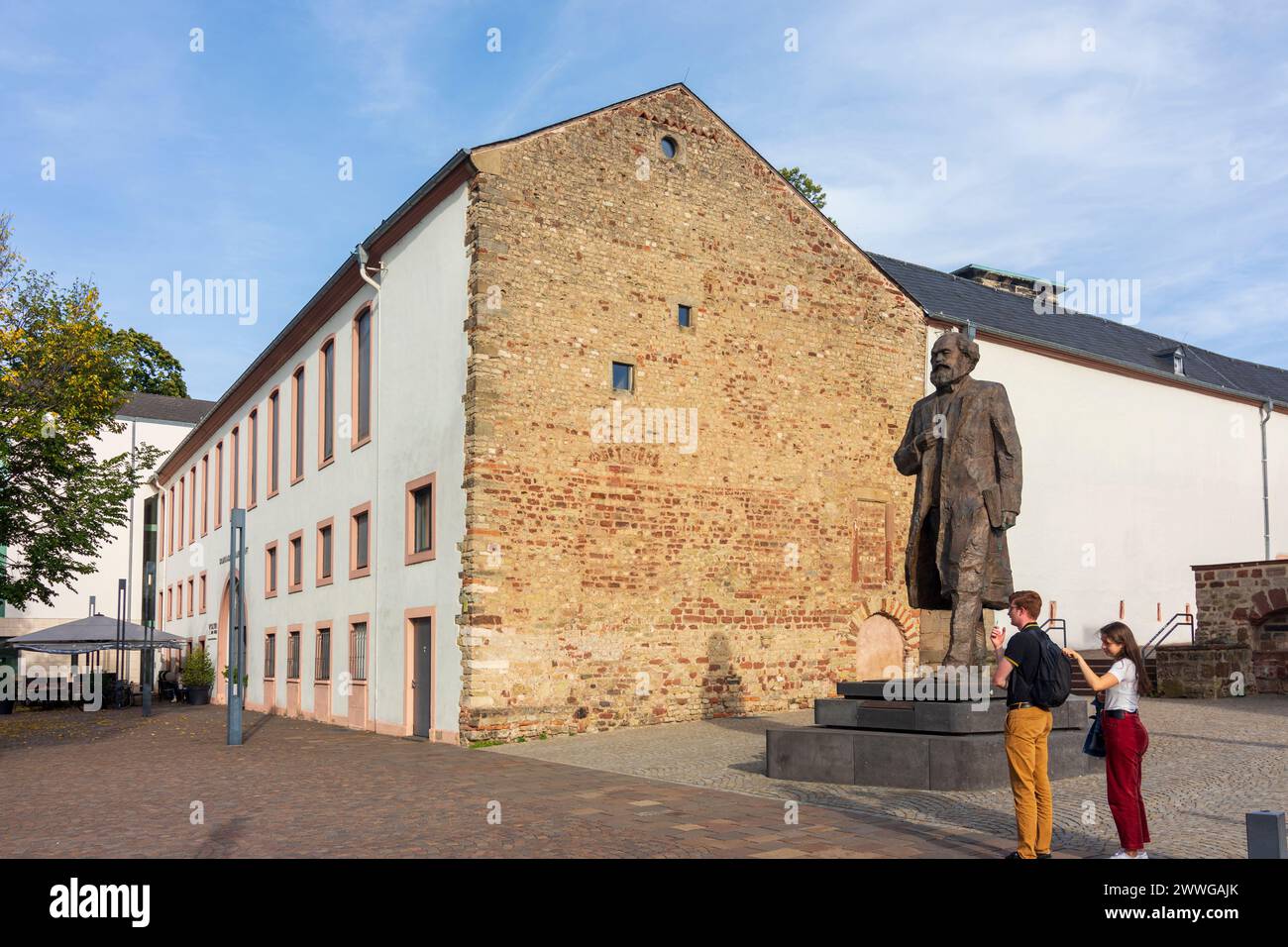 Trier: Karl-Marx-Statue, Werk des Bildhauers Wu Weishan ist ein Geschenk der Volksrepublik China in Mosel, Rheinland-Pfalz, Rheinland-Pfalz Stockfoto