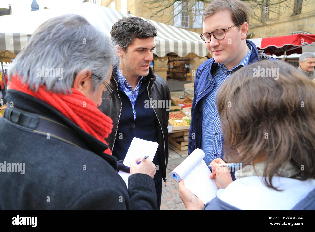 Aurélien Pradié, französischer Politiker „Les Républicains“, Abgeordneter des Departements Lot, während der Kommunalwahlen in Sarlat in Périgord Noi Stockfoto