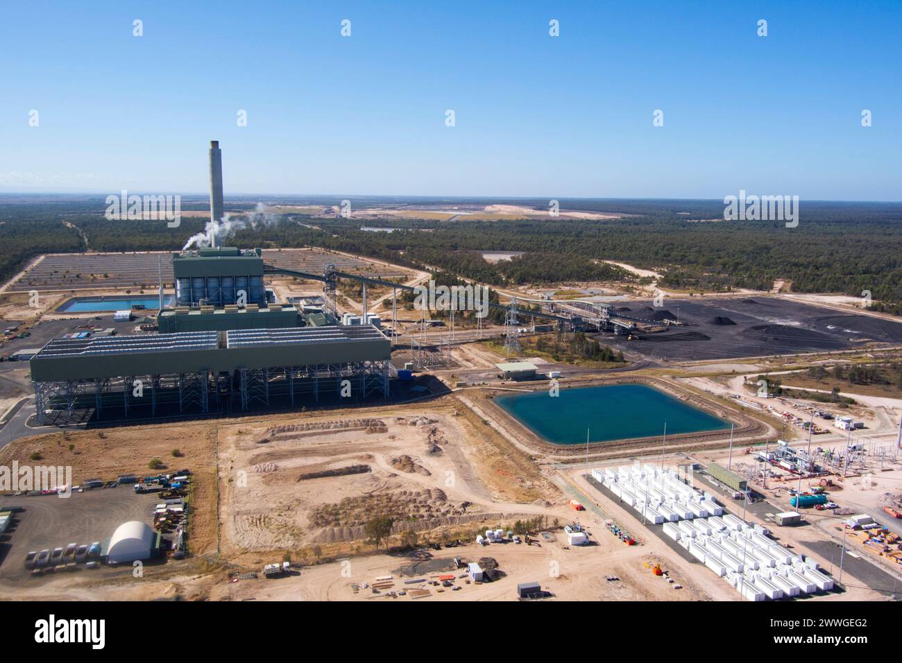 Der 200 MWh Chinchilla-Akku mit Tesla-Akkupacks im Kogan Creek Kraftwerk Queensland Australien Stockfoto