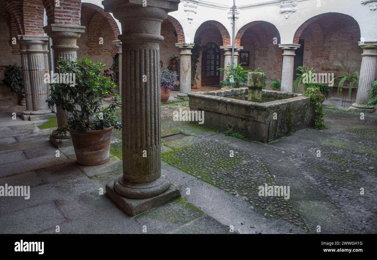 P. de Acim, Spanien - 21. Januar 2024: Neues Kloster des Klosters El Palancar, Pedroso de Acim, Caceres, Spanien Stockfoto